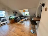 Foto - Kernsanierte 3-Zimmer-Wohnung mit Küche, Balkon und Garage