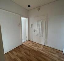RENOVIERUNG NOTWENDIG: 2-Zimmer-Erdgeschosswohnung in Arnsberg