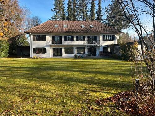 Foto - Doppelhaushälfte in Grünwald - 3.200,00&nbsp;EUR Kaltmiete, ca.&nbsp; 220,00&nbsp;m&sup2;