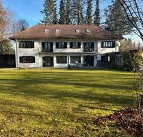 Doppelhaushälfte in Grünwald - 3.200,00&nbsp;EUR Kaltmiete, ca.&nbsp; 220,00&nbsp;m&sup2; in Grünwald (PLZ: 82031)