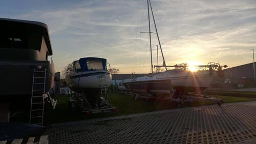 Foto - Winterstellplatz (Draußen) für Boote: Umzäunt & videoüberwacht