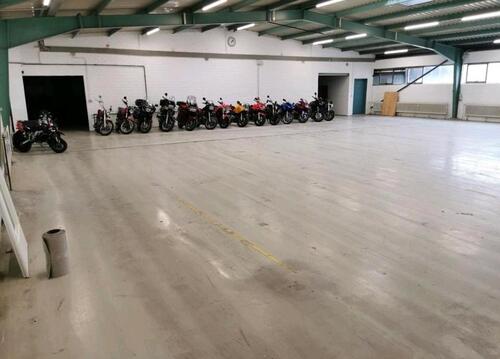 Foto - Stellplatz Garage Auto Winterquartier camper,wohnwagen,motorrad