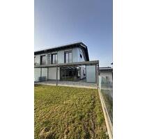 Moderne Doppelhaushälfte mit Garten & überdachter Terrasse am Sim - Simmern/Hunsrück