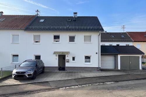 Foto - Modernisierte Doppelhaushälfte in ruhiger Stadtrandlage