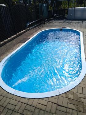 Foto - Einfamilienhaus, Pool, Brunnen, Sauna, Fischteich, PV Anlage