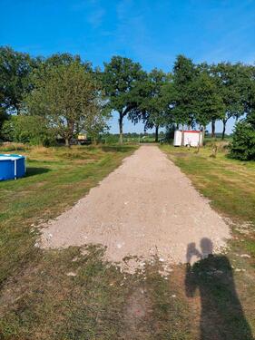 Foto - Abstellfläche, Stellplatz, Boot, Wohnwagen, Anhänger