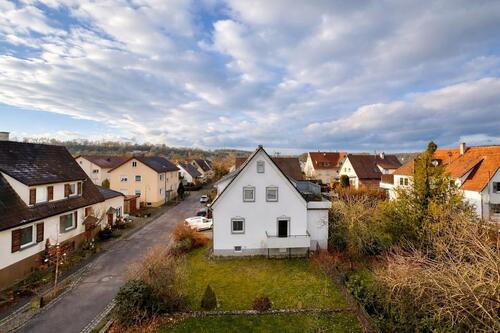 Foto - Helle 3 Zimmer-Dachgeschosswohnung mit Garten in Bempflingen