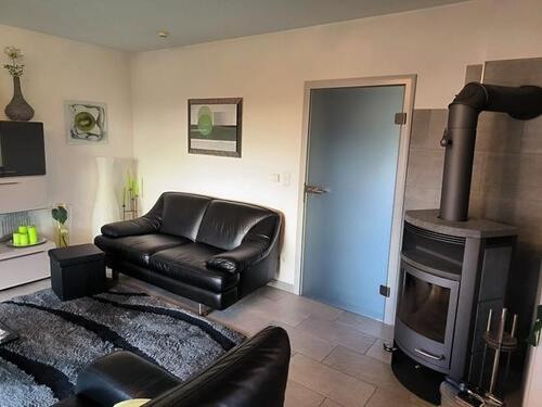 Foto - 2009 sanierte Maisonette-Whg. mit Balkon, zwei Bädern, zwei Einbauküchen, Gäste-WC und Holz-Kamin!