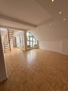 Foto - Exklusive 4-Zimmer-Dachgeschosswohnung mit Balkon & Dachterrasse