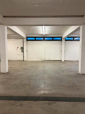 Foto - Gewerbefläche Lager KFZ Aufbereiter Garage