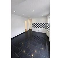 Schöne helle 3ZKB Wohnung in Püttlingen Zentral