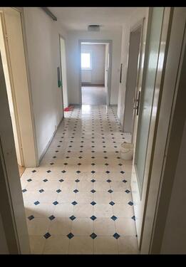 Foto - 3 Zimmer Dachgeschoss Wohnung mit Küche, Bad und Stellplatz