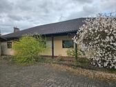 Foto - Großzügiger Bungalow mit Einliegerwohnung auf großem Grundstück