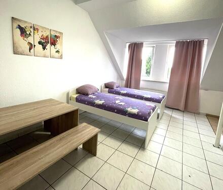 Foto - Große zwei Etagen Monteurwohnung in Duisburg. MAX 8 Personen