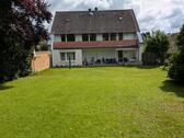 Foto - San. Zwei-Fam.-haus in ruhiger zentraler Lage mit großem Garten