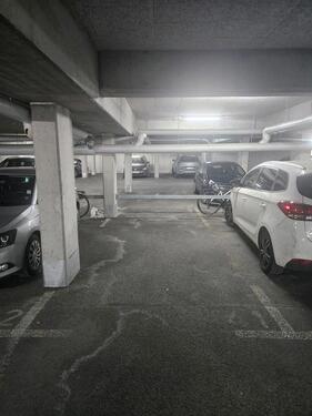 Foto - Parkplatz in Tiefgarage Weiden Klinikum