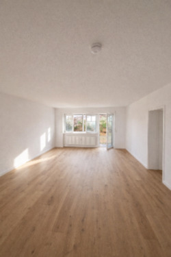 Foto - 2 - ZKB Souterrainwohnung mit Terrasse – ca. 75 m² – neu saniert