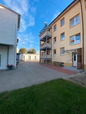 Foto - WOHNUNG ZU VERMIETEN IN NEUSTASSFURT