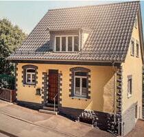 Einfamilienhaus - 240.000,00&nbsp;EUR Kaufpreis, ca.&nbsp; 125,00&nbsp;m&sup2; in Engelskirchen (PLZ: 51766)