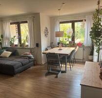3-Zimmer-Erdgeschosswohnung mit Garten, zwei Terrassen und hervor - Bempflingen