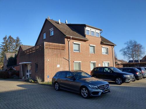 Foto - Helle 3 Zimmer Dachgeschoss-Wohnung (2. Etage) 75m² EB Balkon