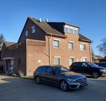 Helle 3 Zimmer Dachgeschoss-Wohnung (2. Etage) 75m² EB Balkon - Sassenburg