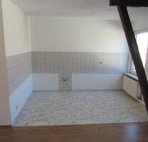 Charmante 2-Raum-Dachgeschosswohnung mit Balken & lichtdurchfluteten Räumen - Halle (Saale) Büschdorf