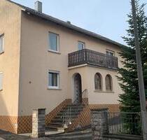 Großes 2 Fam Haus mit ausgebautem DG, 10 Zimmer, viel Potenzial - Unterpleichfeld