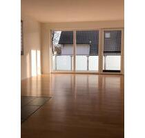 Helle, teilmöblierte 3-Zimmer Wohnung mit Balkon in Gütersloh