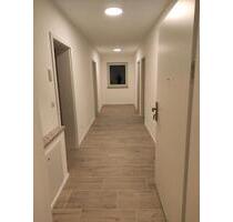 Wohnung EG ohne EBK - 1.450,00&nbsp;EUR Kaltmiete, ca.&nbsp; 89,00&nbsp;m&sup2; in Zolling (PLZ: 85406)