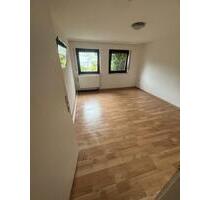 WG ZIMMER ZU VERMIETEN - 580,00 EUR Kaltmiete, in Stuttgart (PLZ: 70437) Mühlhausen