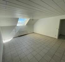 *Provisionsfrei* 3-Zimmer Wohnung in kleiner Wohneinheit + Garage - Hockenheim