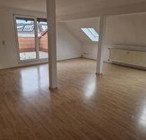 Frisch renoviert! Tolle Dachgeschosswohnung mit tollem Fernblick - Saarbrücken Kieselhumes