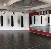 Studio zur Untermiete - 35,00 EUR Kaltmiete, ca. 170,00 m² in Köln (PLZ: 51061) Mülheim Studio zur Untermiete - 35,00 EUR Kaltmiete, ca. 170,00 m² in Köln (PLZ: 51061) Mülheim