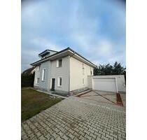 Modernes Neubauhaus mit Garten und Doppelgarage - Werder (Havel)