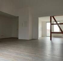 Charmante Dachgeschosswohnung in Weimar - Ideal für Langzeitmieter