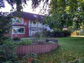 Foto - 2-Familienhaus in Ortsrandlage mit Nebengebäuden und Pferdestall