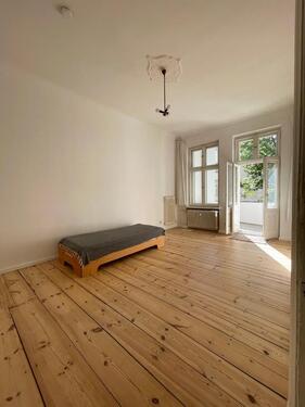 Foto - Bezugsfreier Berliner Altbau mit Balkon provisionsfrei
