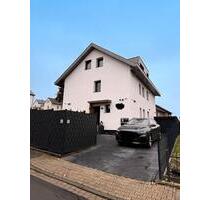 Kernsaniertes Dreifamilienhaus mit (2023) mit PV & Wärmepumpe - Hiddenhausen