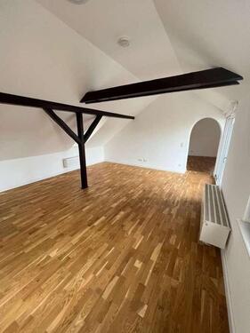 Foto - Große 5-Zimmer-Wohnung mit Balkon in der Nähe vom Phönix See zu vermieten