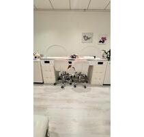 Maniküre Platz -im Kosmetiksalon zu vermieten , voll ausgestattet - Düsseldorf Stadtbezirk 3