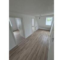 Helle Dachgeschosswohnung - Erstbezug nach Sanierung - Limbach-Oberfrohna