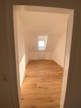 Foto - kernsanierte 4 Zimmer Dachgeschoss Wohnung in der Südstadt