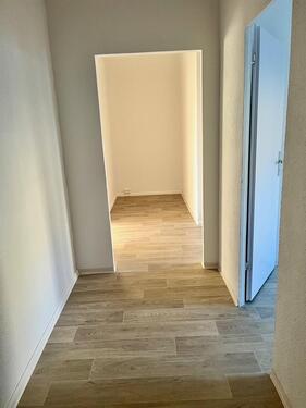 Foto - Helle 2-Zimmer-Wohnung mit Balkon im 2. Obergeschoss – frisch renoviert
