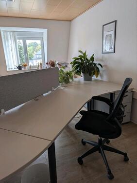 Foto - Schreibtisch im Cowork Büro - 175,00 EUR Kaltmiete,