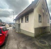 Bauernhaus mit Ökonomieanteil - 95.000,00&nbsp;EUR Kaufpreis, ca.&nbsp; 70,00&nbsp;m&sup2; in Aldingen (PLZ: 78554)