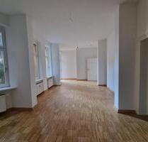 Charmante Altbauwohnung mit Balkon und Einbauküche - Halle (Saale)