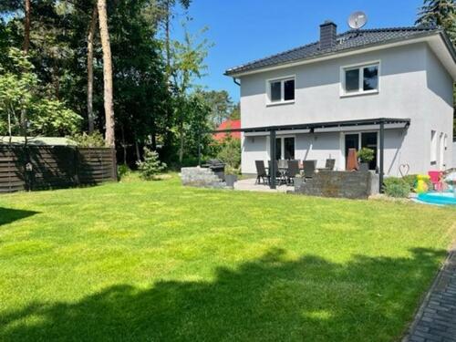 Foto - Gepflegtes freistehendes Haus mit Einbauküche und Garten zu vermieten