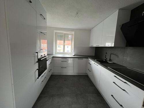 Foto - 4 Zimmer Wohnung zu vermieten - 850,00 EUR Kaltmiete,