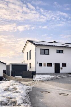 Foto - Doppelhaushälfte zur Miete – Teil-vollmöbliert, auf Zeit Kauf